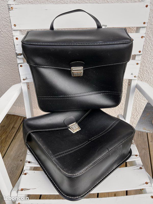 Paire de sacoches noires à clip vélo vintage Vélos