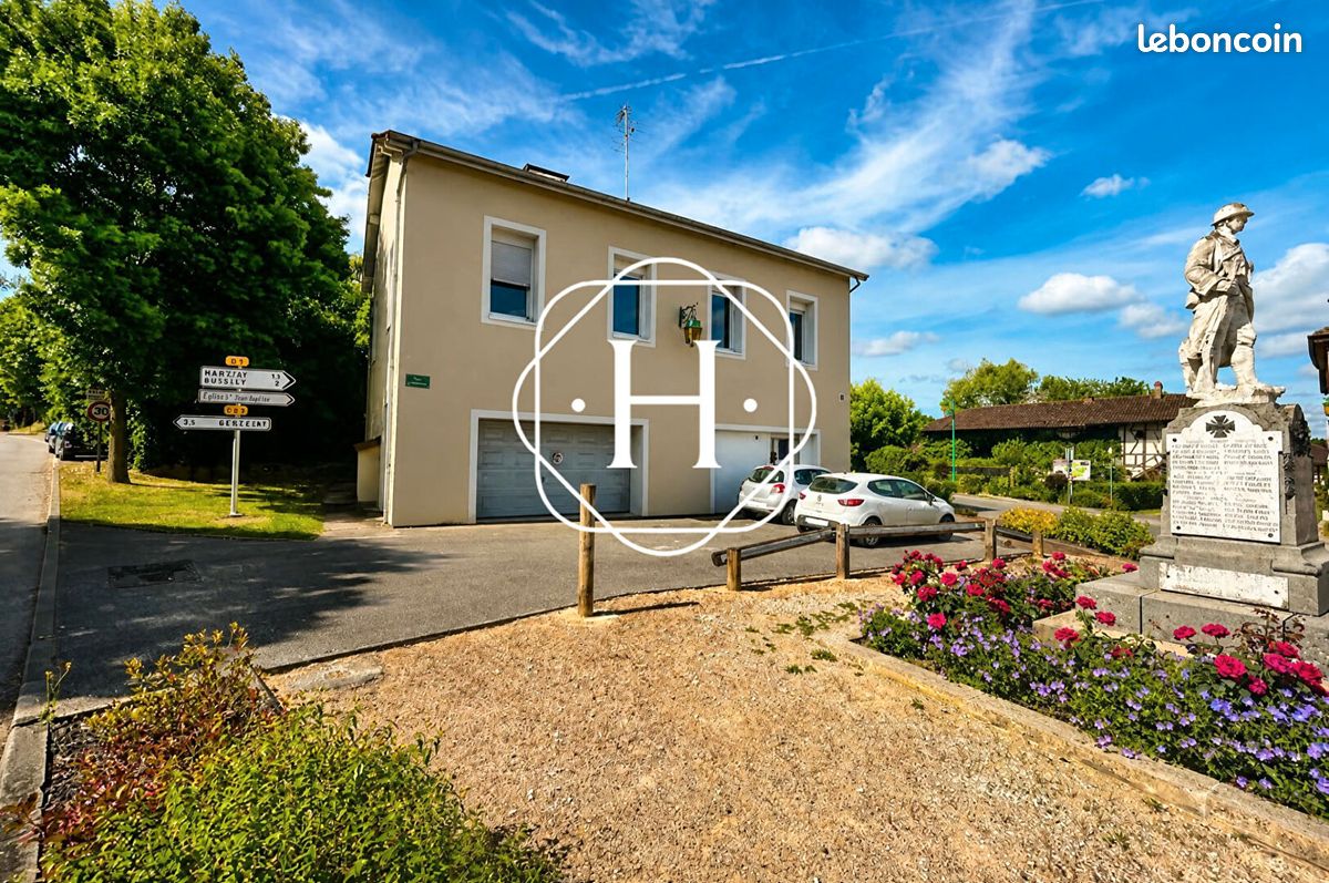 Immeuble 11 pièces 189 m² · à Saint-Jean-sur-Reyssouze · 189 m² · 305 000 €