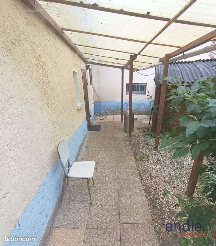 Maison 5 pièces 60 m² - Terres-de-Haute-Charente 16270 Roumazières-Loubert (image principale 5)