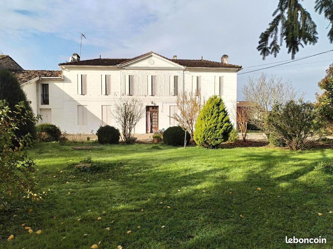 Maison 9 pièces 274 m² · à Targon · 274 m² · 310 500 €