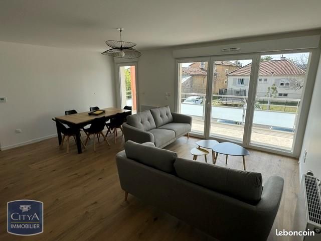 Appartement 4 pièces 81 m² · à Saint-Benoît · 81 m² · 1 000 €/mois