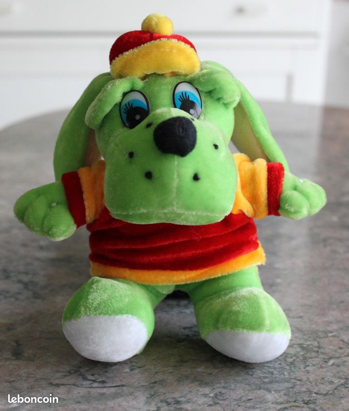 Peluches Disney 16 à 18 cm, nains et chien (image 1)