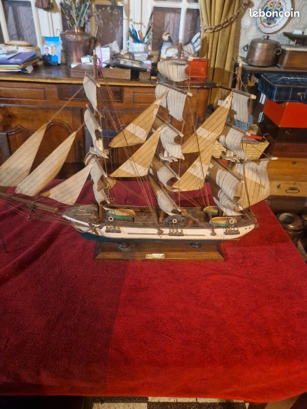 Maquette bateau ancien (image 1)