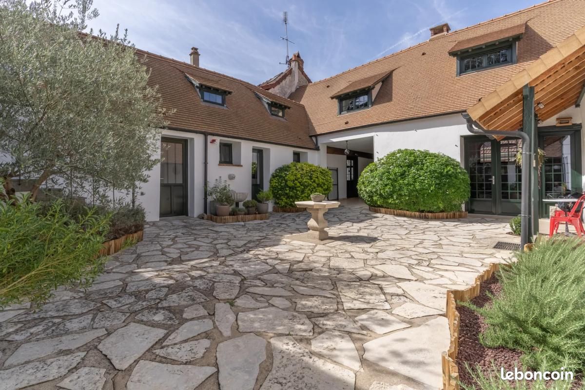 Maison 6 pièces 230 m² · à Moisson · 230 m² · 585 000 €