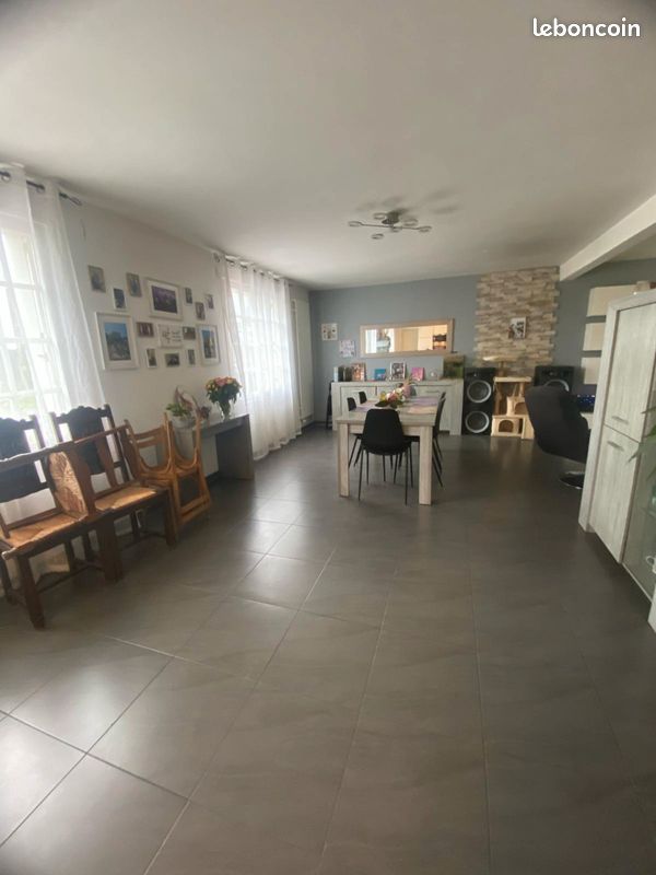 Maison 9 pièces 180 m² · à Le Folgoët · 180 m² · 265 000 €