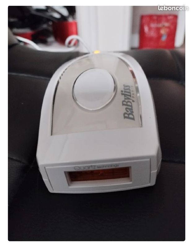 Épilateur lumière pulsée Babyliss Homelight

Je l'ai eu en cadeau alors que j'avais déjà pris rendez-vous pour une épilation définitive chez un dermatologue.

Testé une seule fois, il est comme neuf (image 3)