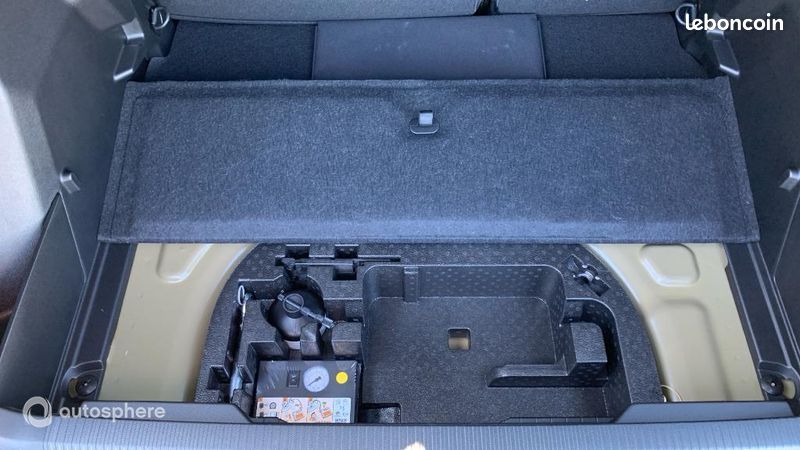 Peugeot 2008 e-2008 156ch Allure (image 31)