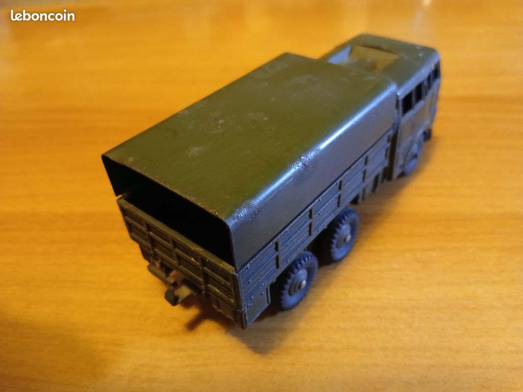 BERLIET 80D- DINKY TOYS- MECCANO- Véhicule Militaire,drapeau français