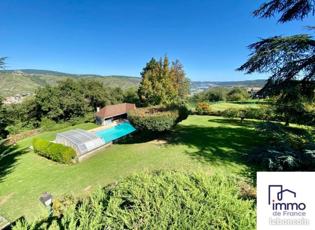 Maison 7 pièces 172 m² · à Reventin-Vaugris · 172 m² · 615 000 €