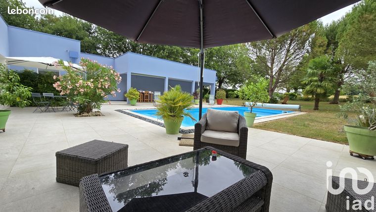 Maison 7 pièces 196 m²
