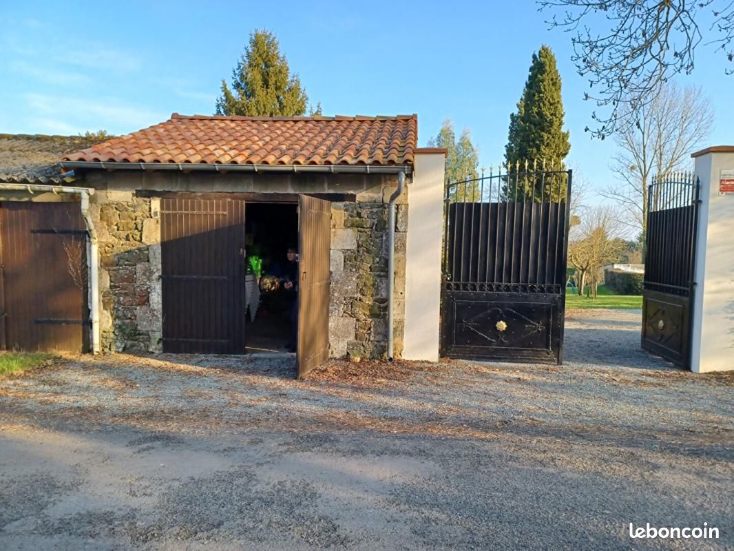 Maison 8 pièces 162 m² · à Fontenay-le-Comte · 162 m² · 280 770 €