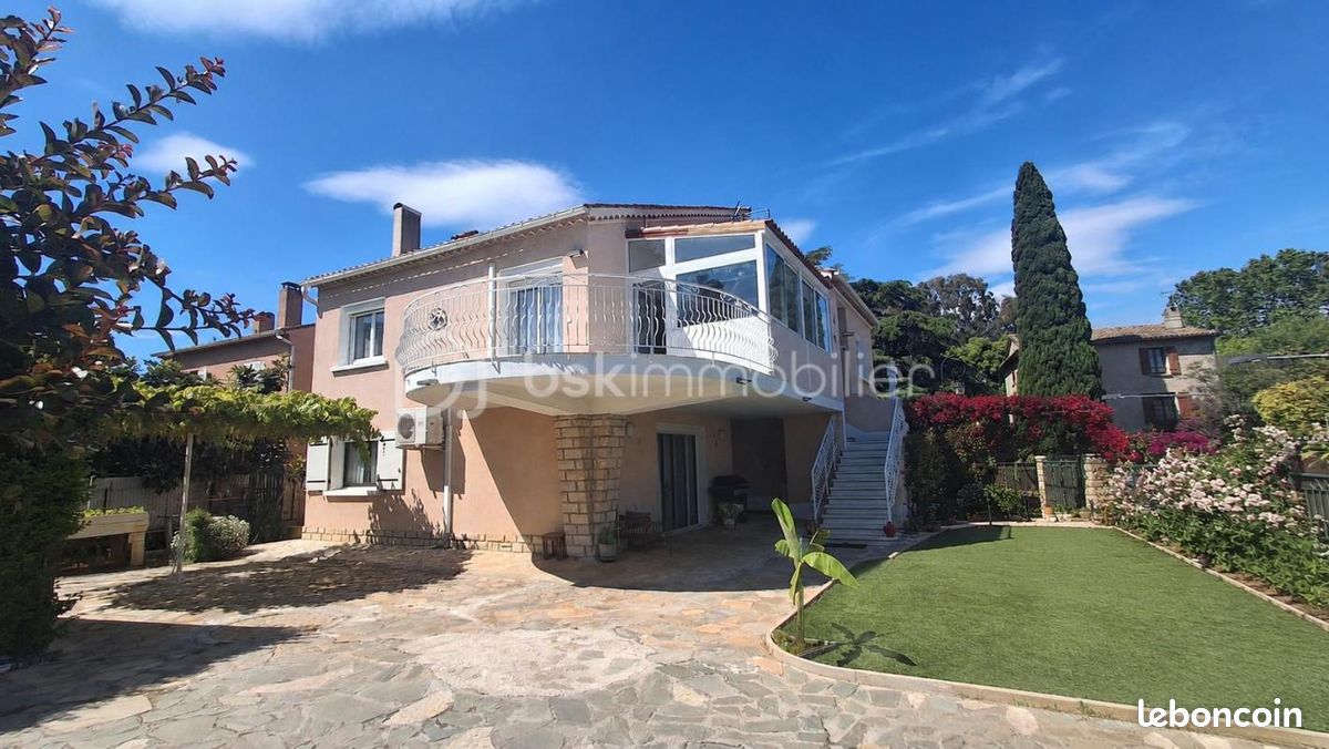 Maison 8 pièces 158 m² · à Hyères · 158 m² · 735 000 €