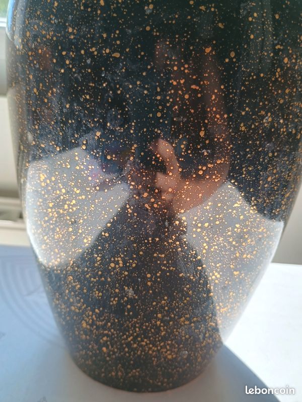 Vase vintage en céramique émaillée noir et or – 25 cm (image 3)