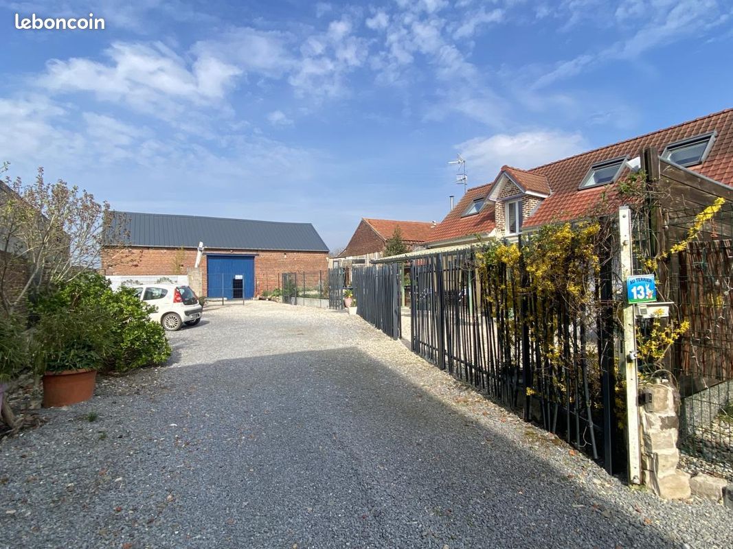 Local commercial 205 m²