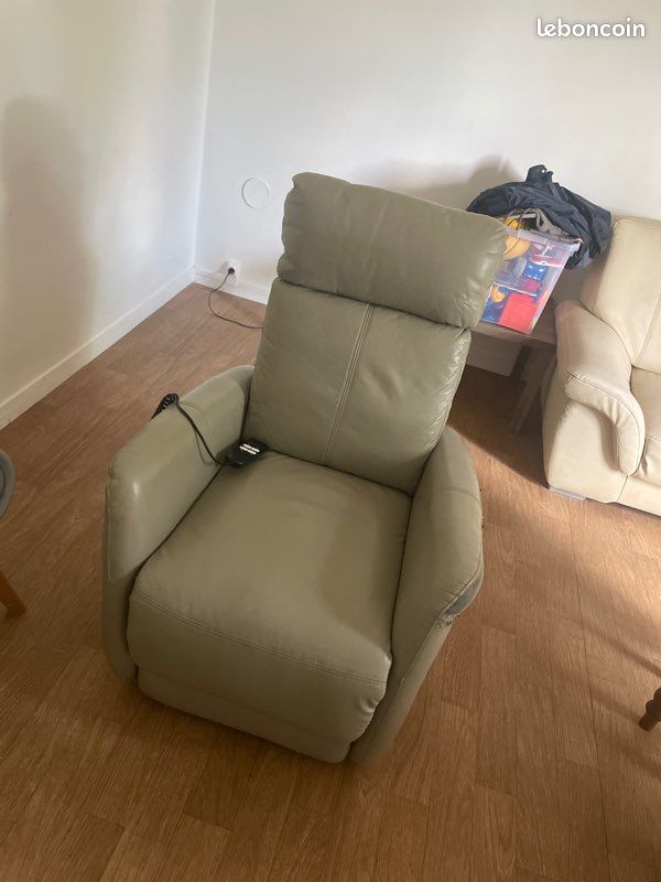 Fauteuil en cuir électrique (image 5)