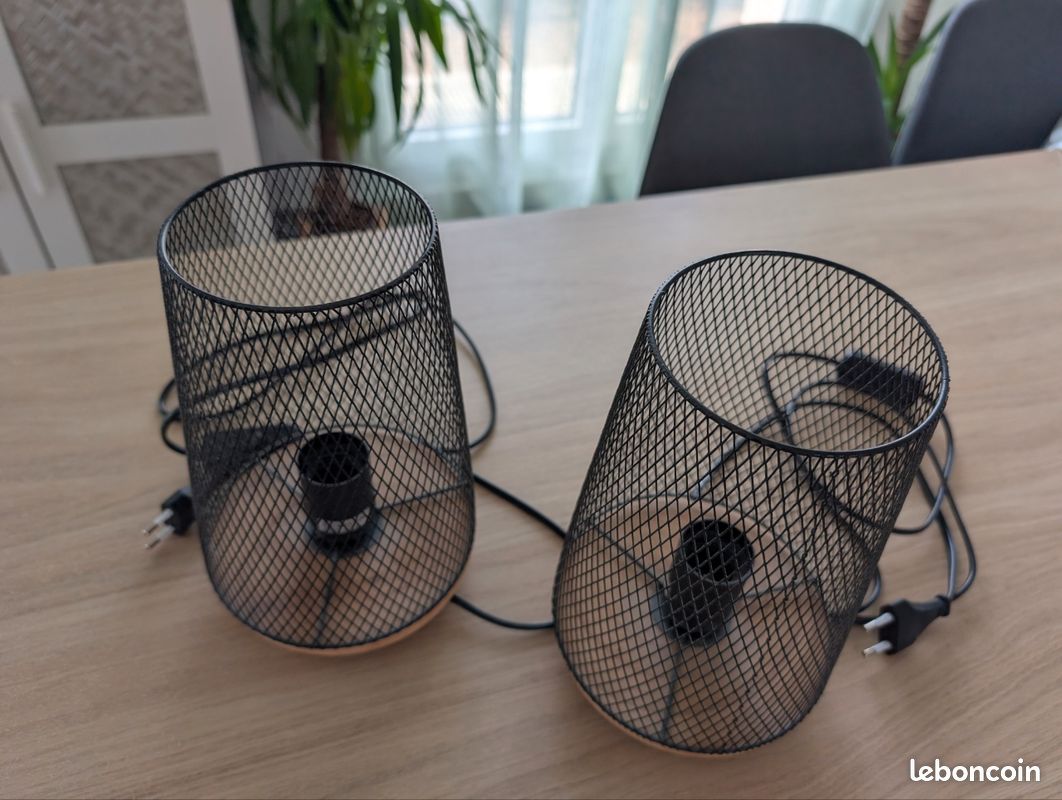 2 lampes, coloris noir et bois, très bon état (image 2)