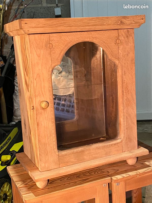 Cabinet en bois (image 1)