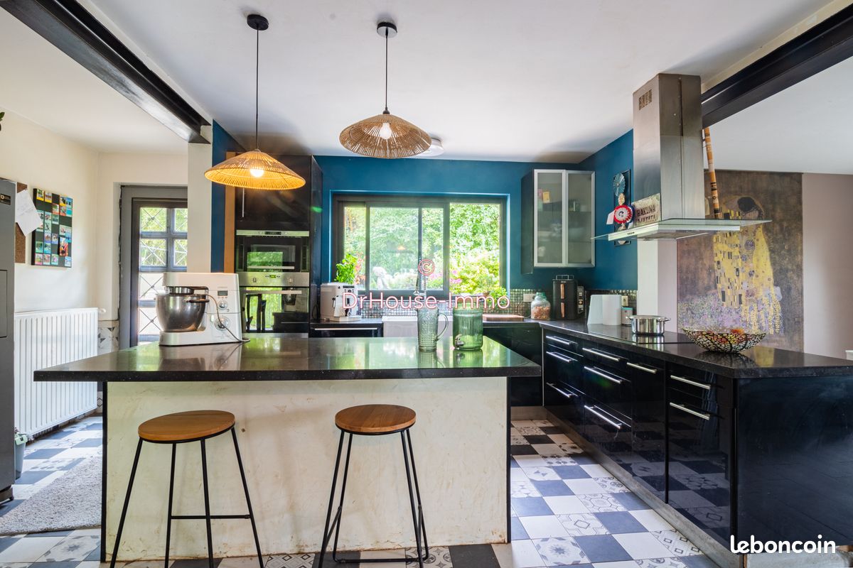 Maison 7 pièces 190 m² · à Maule · 190 m² · 617 000 €