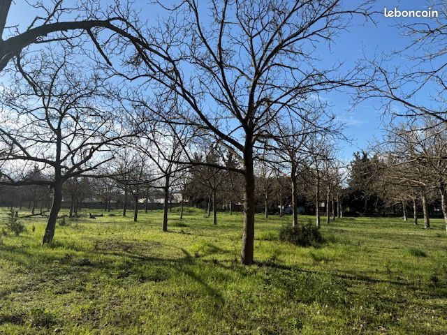 Sorgues au calme, terrains viabilisés · 129 000 €