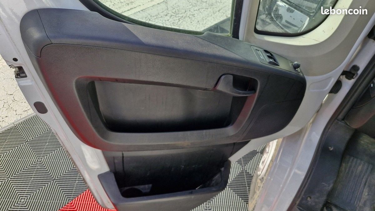 Peugeot Boxer L2H2 BLUEHDI 120 PREMIUM (image 19)