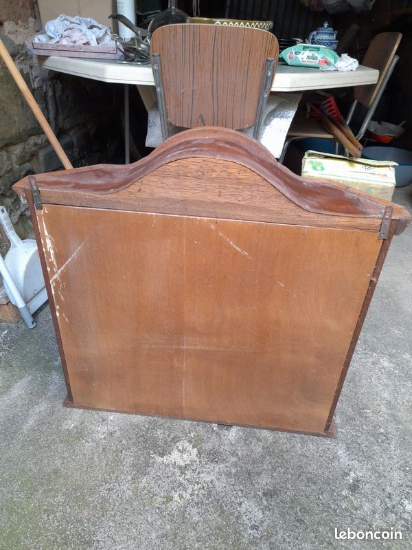 Vitrine à suspendre (image 2)