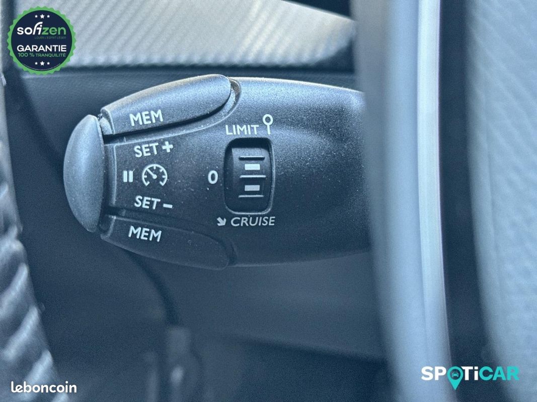 Peugeot 208 1.2 PureTech 100ch S&S Style (image 23)