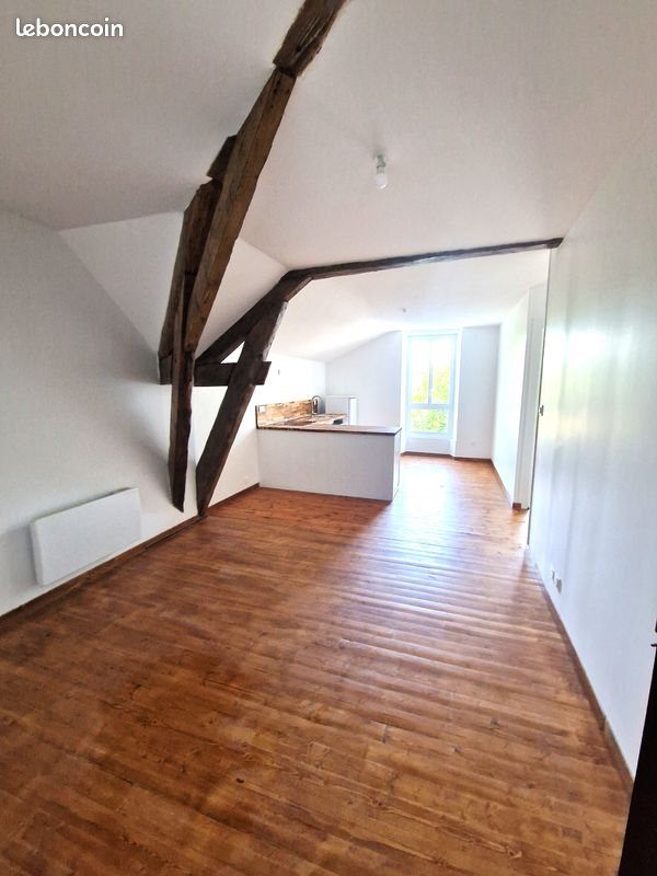 Appartement 2 pièces 45 m² · à Saint-Jean-d'Angély · 45 m² · 560 €/mois
