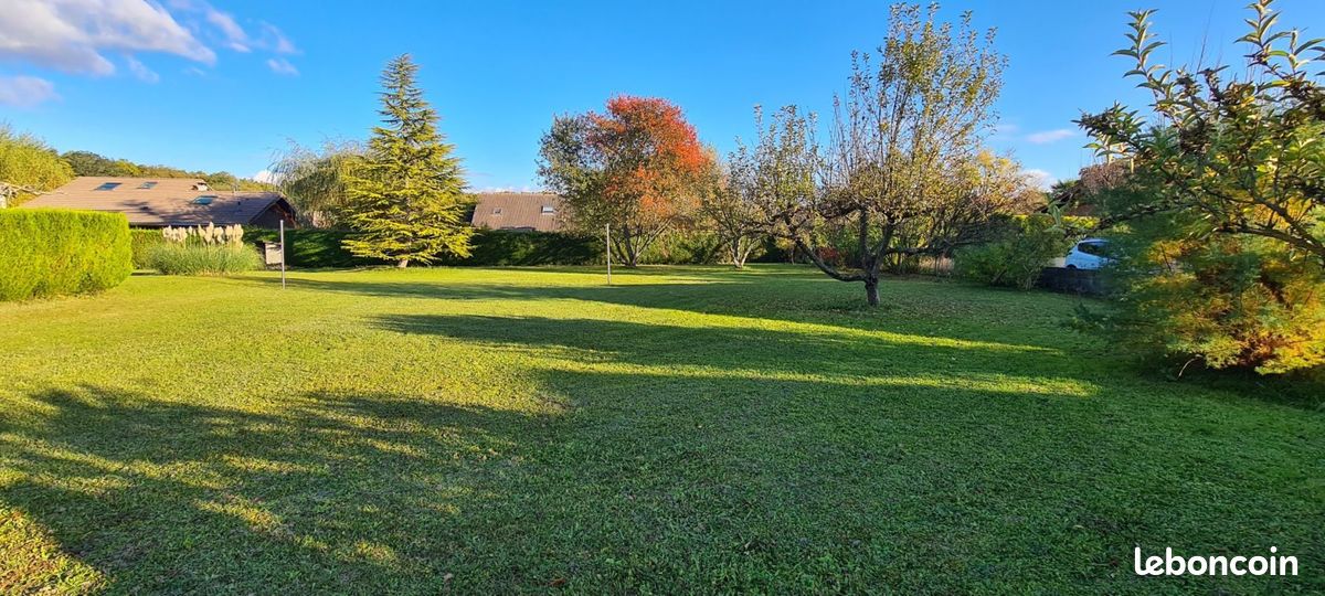 Terrain 1 000 m² Barcy · 130 000 €