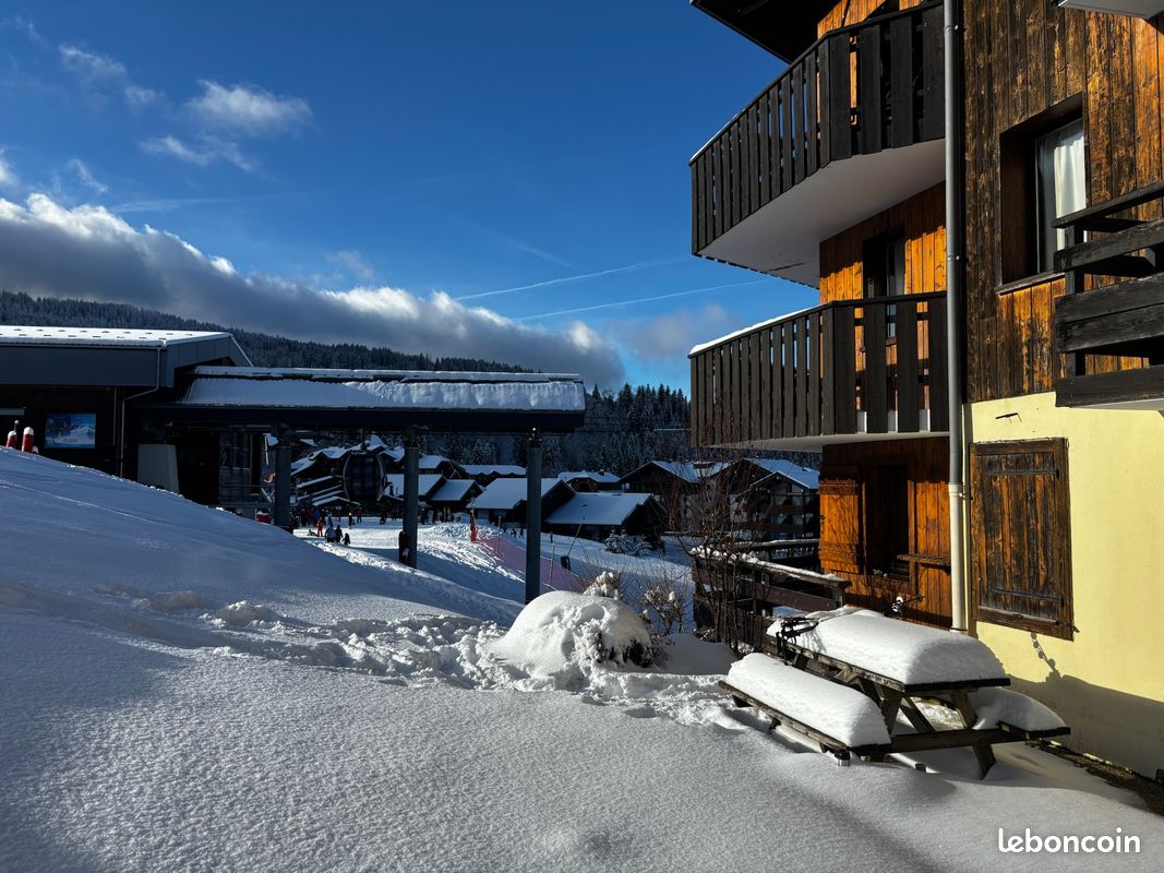 Appartement avec accès direct aux pistes (image 1)