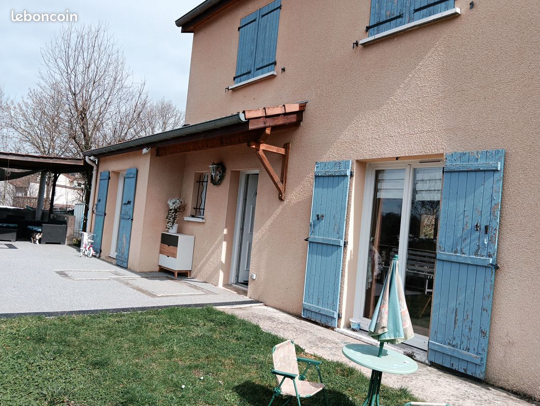 Maison 4 pièces 112 m² · à Le Chambon-Feugerolles · 112 m² · 234 000 €