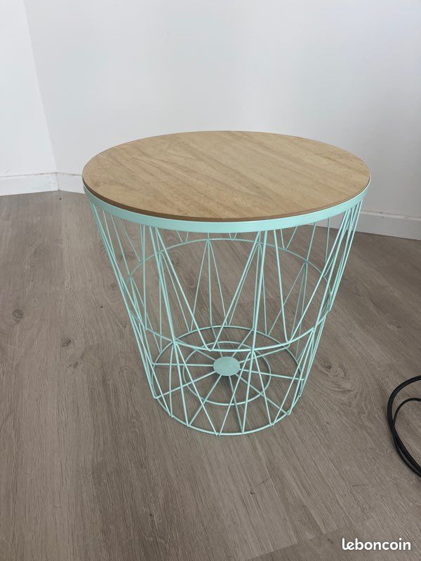 Table bleu (image 1)