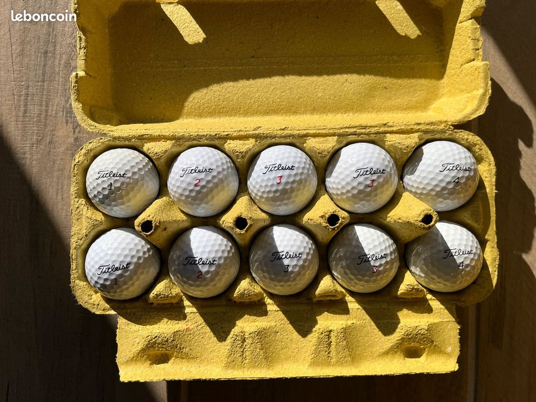 Lot 10 balles de golf Titleist - Quasi neuves (image 1)