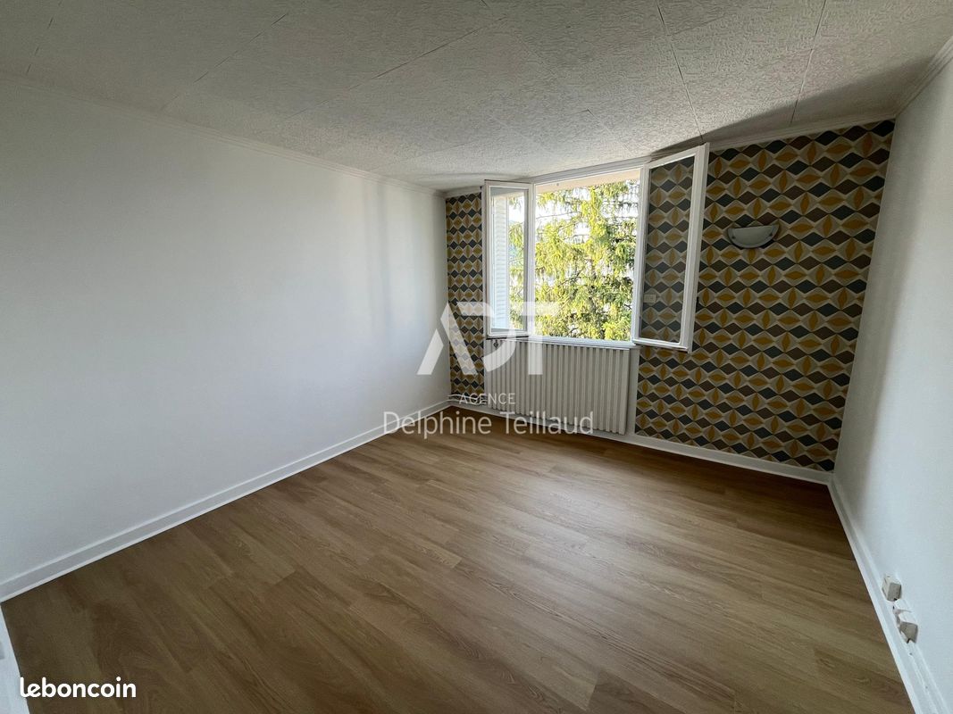 Appartement 1 pièce 29 m² · à Saint-Martin-d'Hères · 29 m² · 546 €