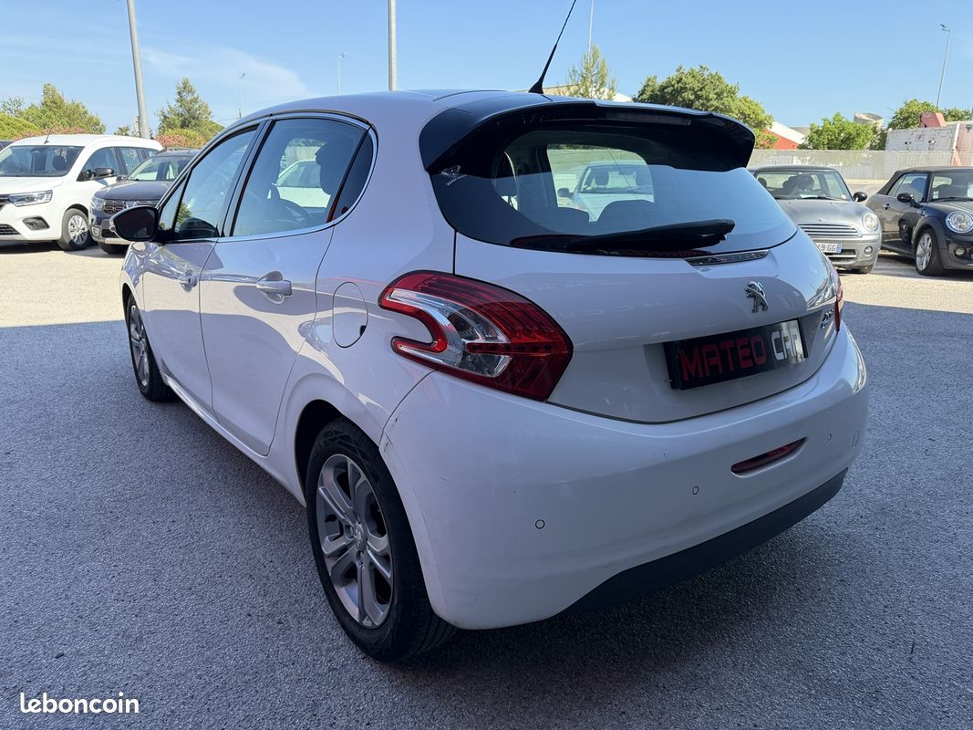 Peugeot 208 1.6 E-HDI FAP STYLE 5P (image 3)
