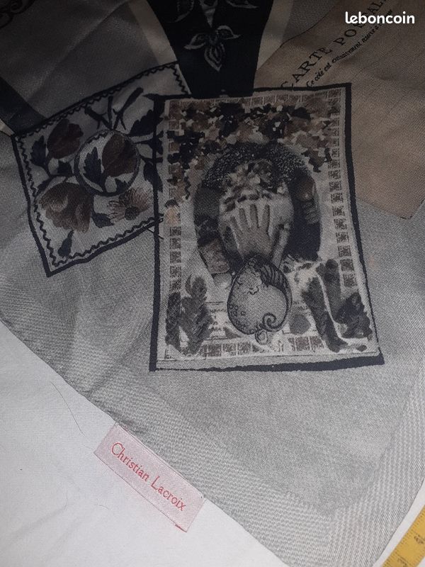 Carré Christian Lacroix (image 2)