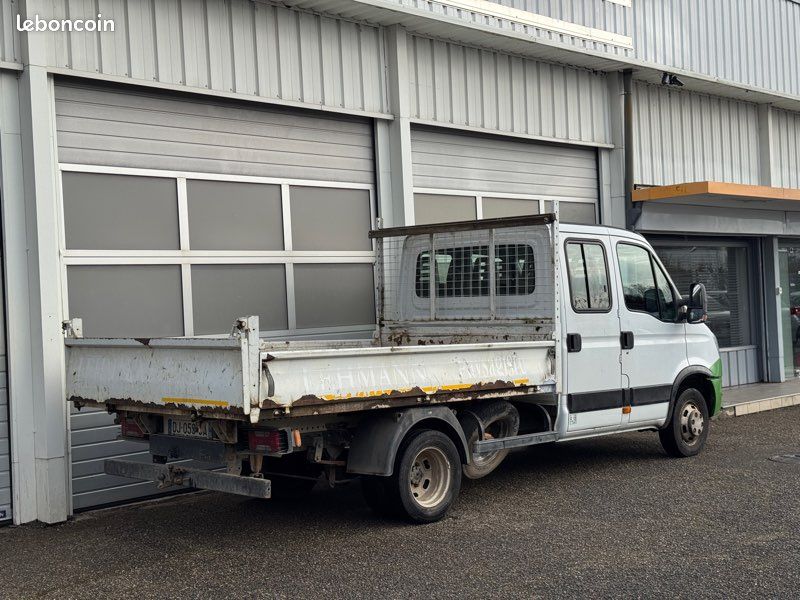 Iveco Daily Benne 2.3l 126ch 7 places (image 2)