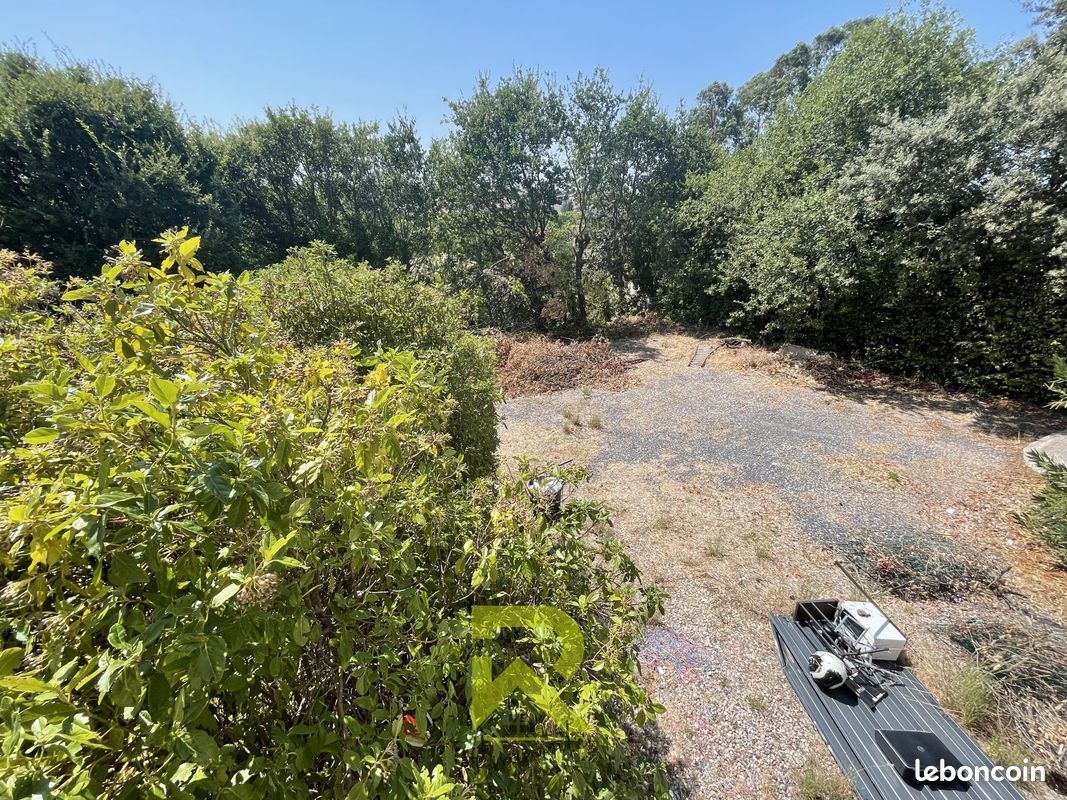 Terrain 498 m² · à Caux · 498 m² · 143 000 €