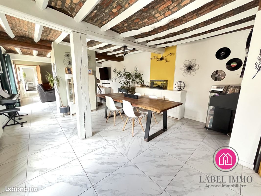 Maison 8 pièces 184 m² · à Hergnies · 184 m² · 260 000 €