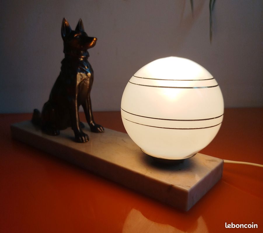 Lampe veilleuse de chevet ancienne période Art déco années 40 / 50 chien en régule support en marbre (image 5)
