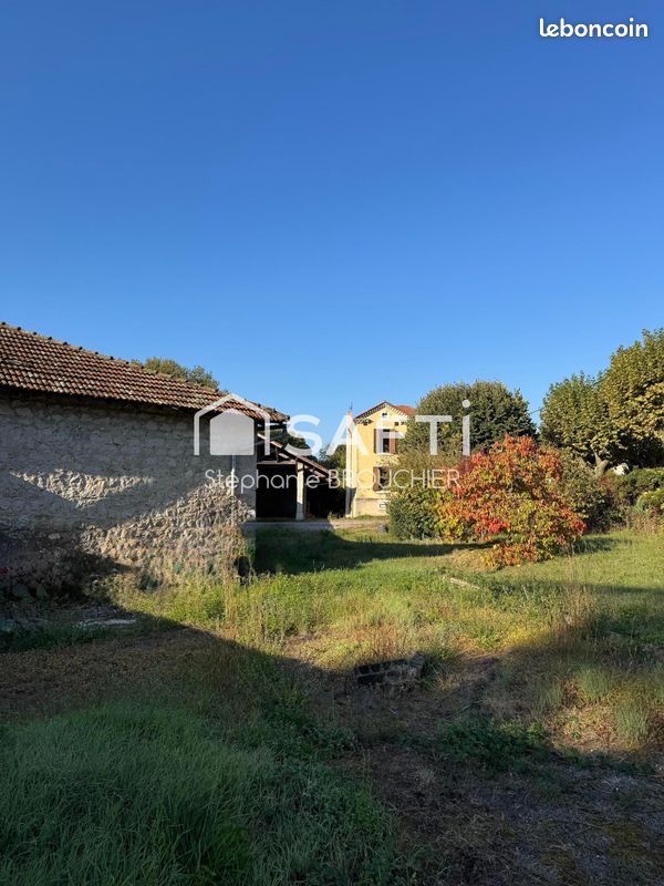 Maison 10 pièces 124 m² · à Ruoms · 124 m² · 750 000 €