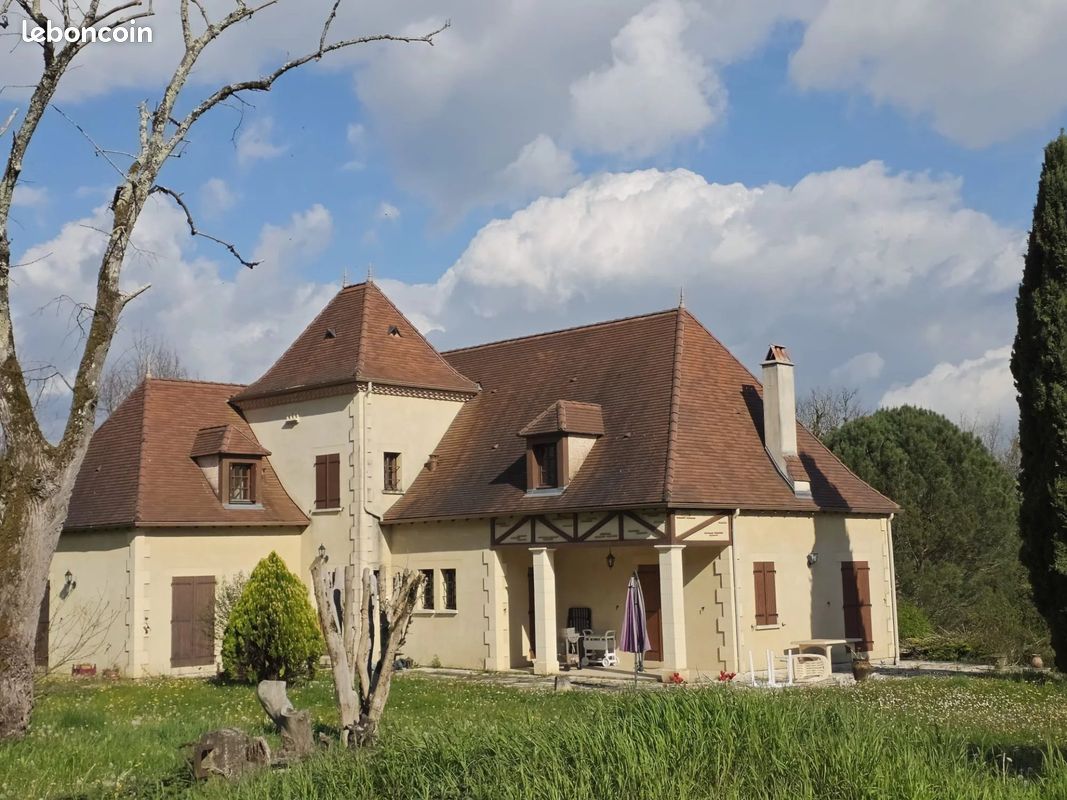 Maison 6 pièces 195 m² · à Lauzun · 195 m² · 434 600 €