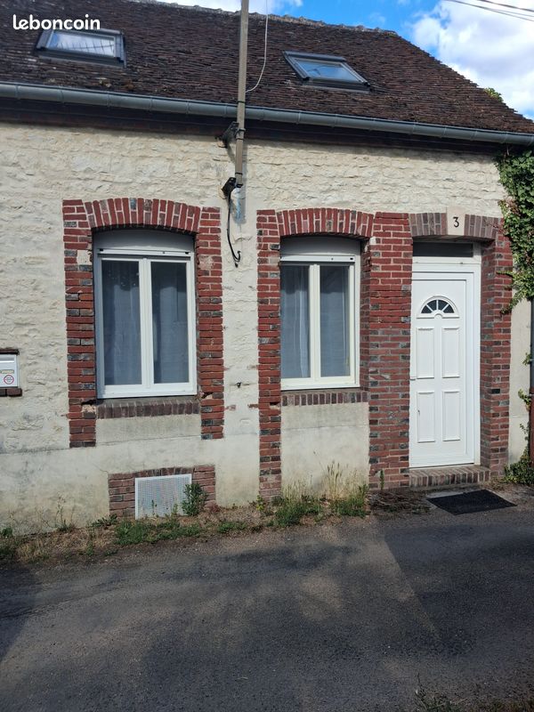 Maison 3 pièces 82 m² · à Montholon · 82 m² · 92 000 €
