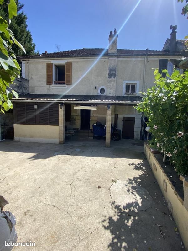 Maison 8 pièces 182 m² · à Auvers-sur-Oise · 182 m² · 345 000 €