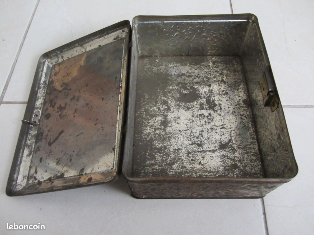 Boite en tôle lithographiée, début 20e Siècle. vintage french metal box kitchen 19 century