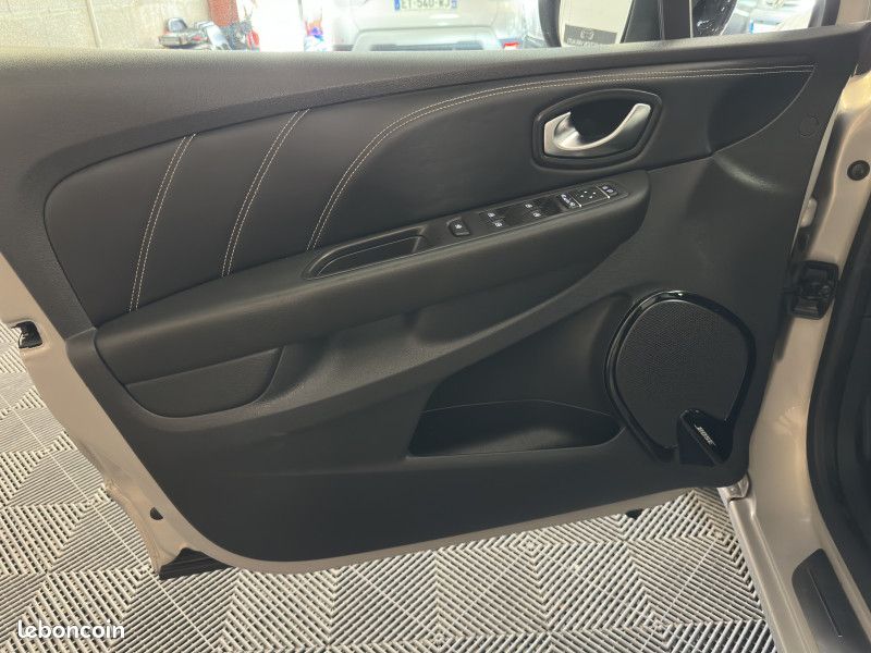 Renault CLIO IV 1.5 DCI 110CH ENERGY INITIALE PARIS 5P GARANTIE 60 MOIS POSSIBLE (image 39)