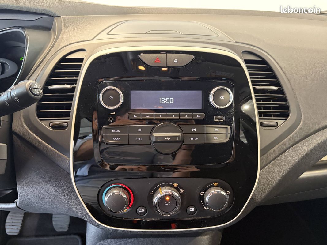 RENAULT Captur TCe 90 - 19 Life (image 15)