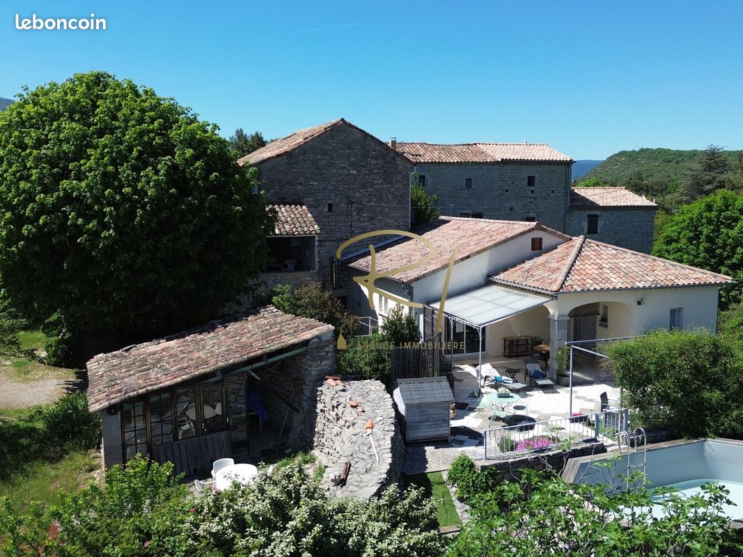 Maison 7 pièces 147 m² · à Malbosc · 147 m² · 440 000 €