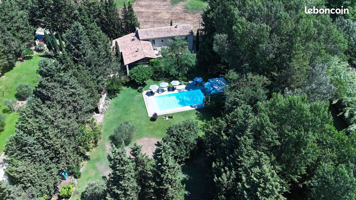 Maison 8 pièces 245 m² · à Cavaillon · 245 m² · 1 160 000 €
