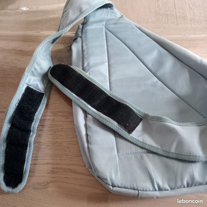 Sac à dos triangulaire (image 3)