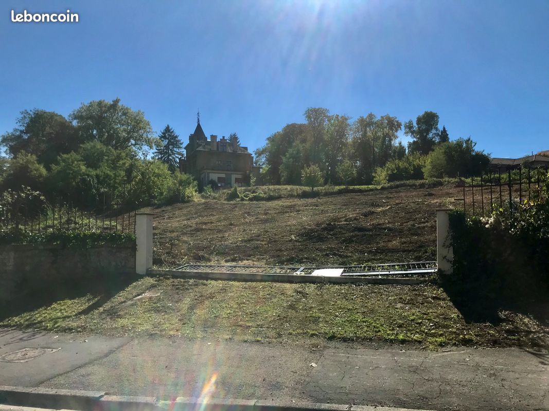 Terrains à bâtir à HOMECOURT · à Homécourt · 80 990 €